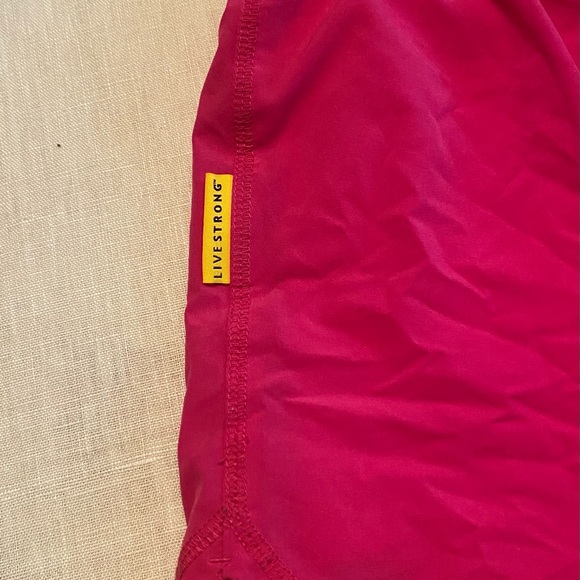 NIKE x LIVESTRONG DRI-FIT SHORTS - Picture 3 of 4